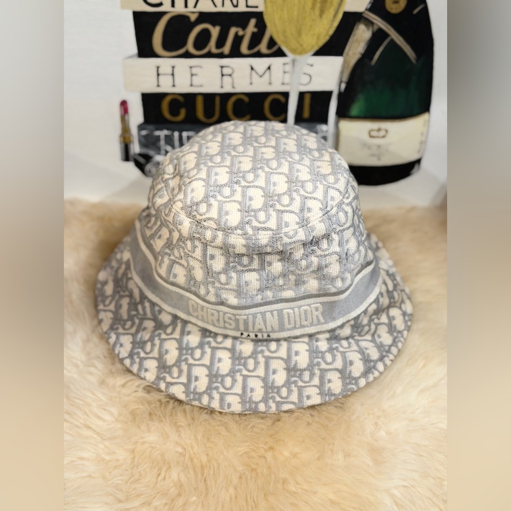 🔥 CHRISTIAN DIOR OBLIQUE BUCKET HAT SIZE 59 LIGHT GRAY w/COA - Picture 7 of 14